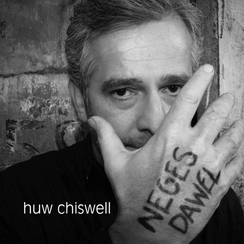 Huw Chiswell: Neges Dawel